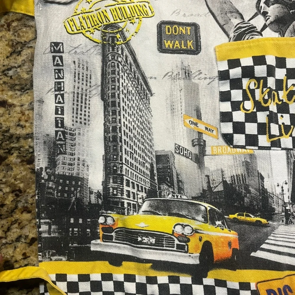 New York City Apron Yellow Taxi Statue of Liberty Big Apple‎ Souvenir